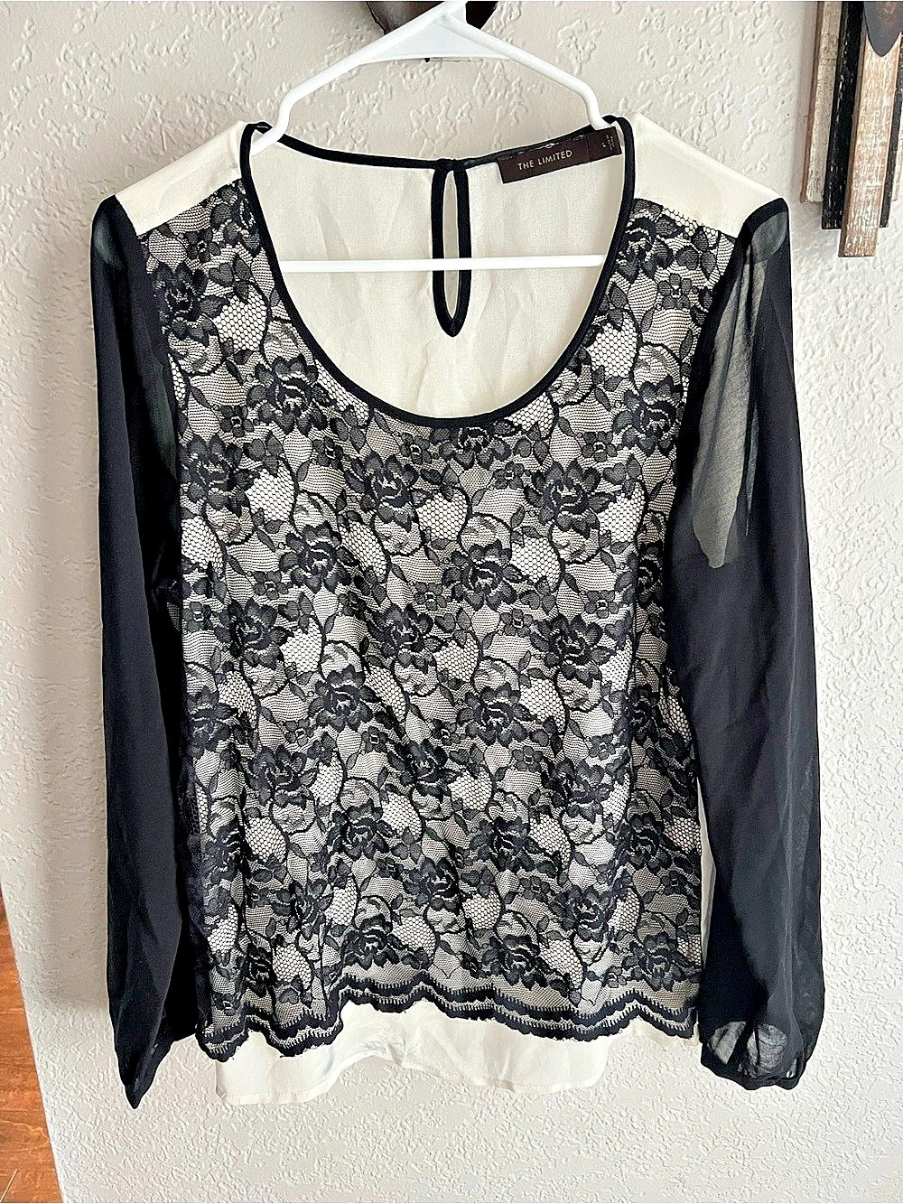 The Limited Floral Lace Long Sleeve Blouse in Black & White Like New
